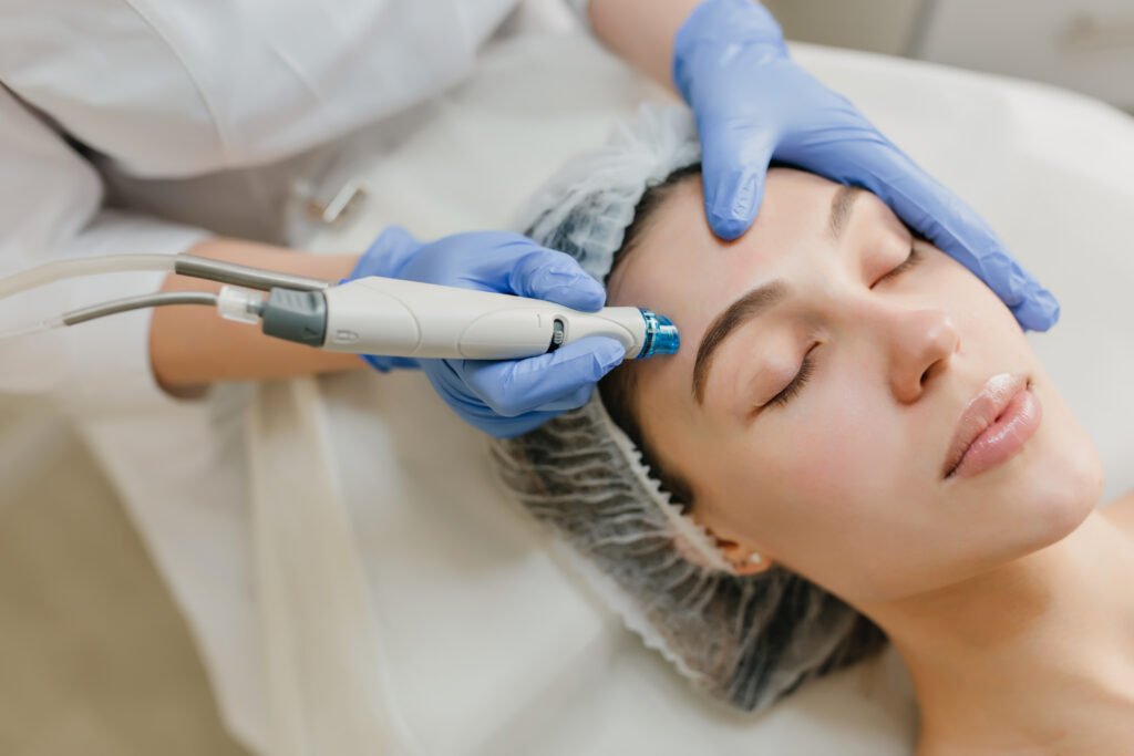 Hydrafacial Treatment In Turkey 2 hydrafacial-procedure
