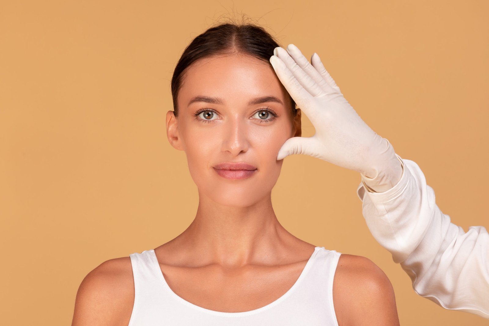 Your Premier Destination for Dental, Aesthetic, Hair Transplant & Obesity Treatments in Turkey 21 Professional consultation and evaluation for a mini facelift procedure in a modern clinic