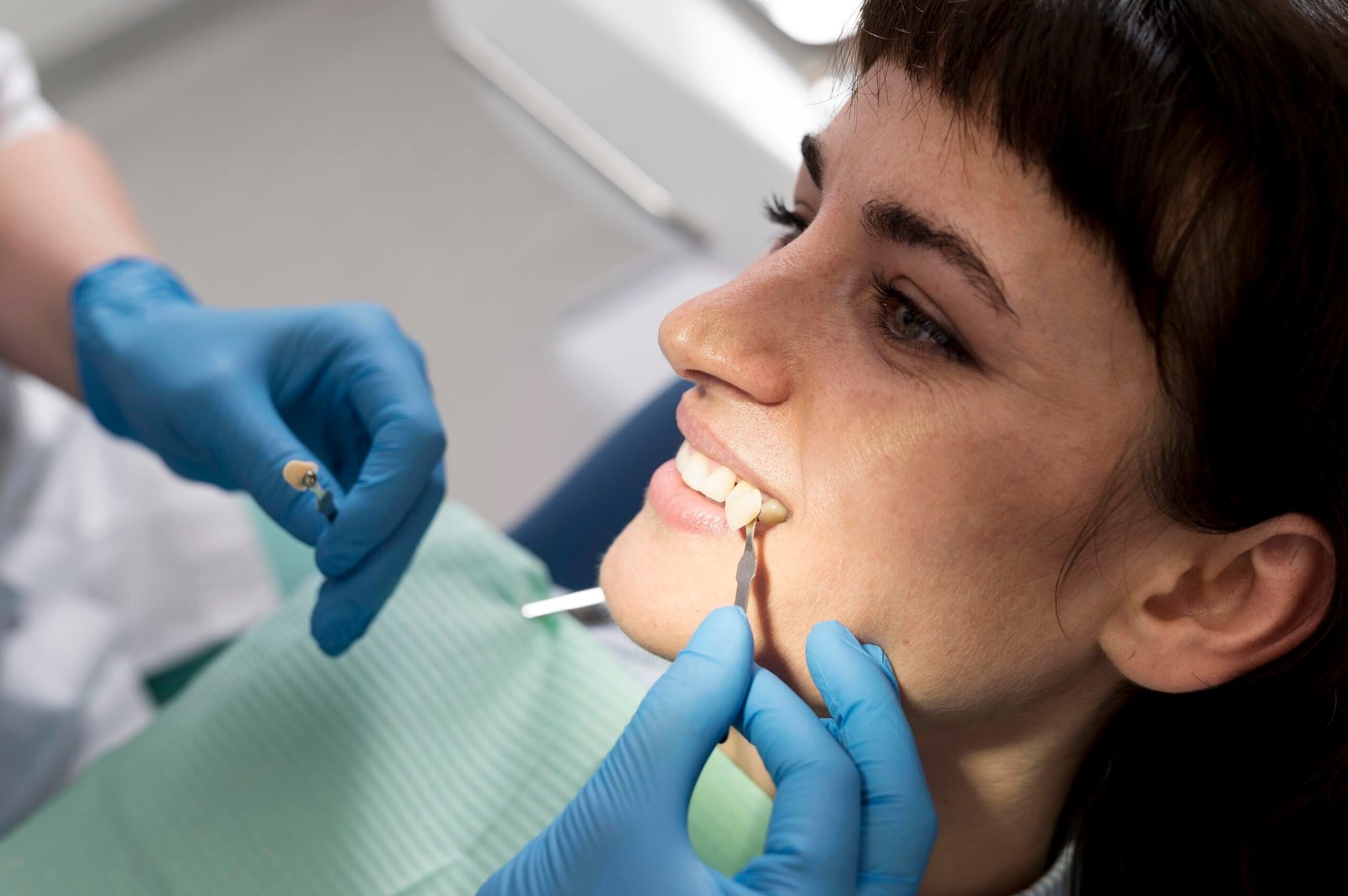 Comprehensive comparison between zirconia crowns and emax veneers in turkey for a natural smile